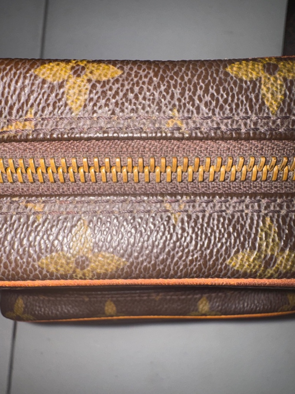 Authenticated Louis Vuitton Brown Monogram Amazone crossbody Bag - Picture 5 of 16